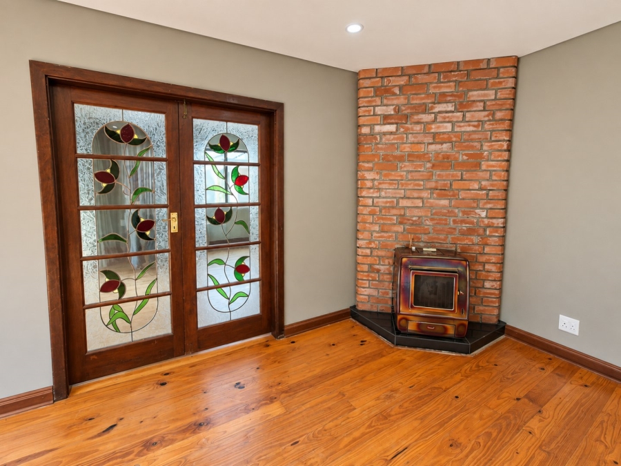 5 Bedroom Property for Sale in Waverley Free State